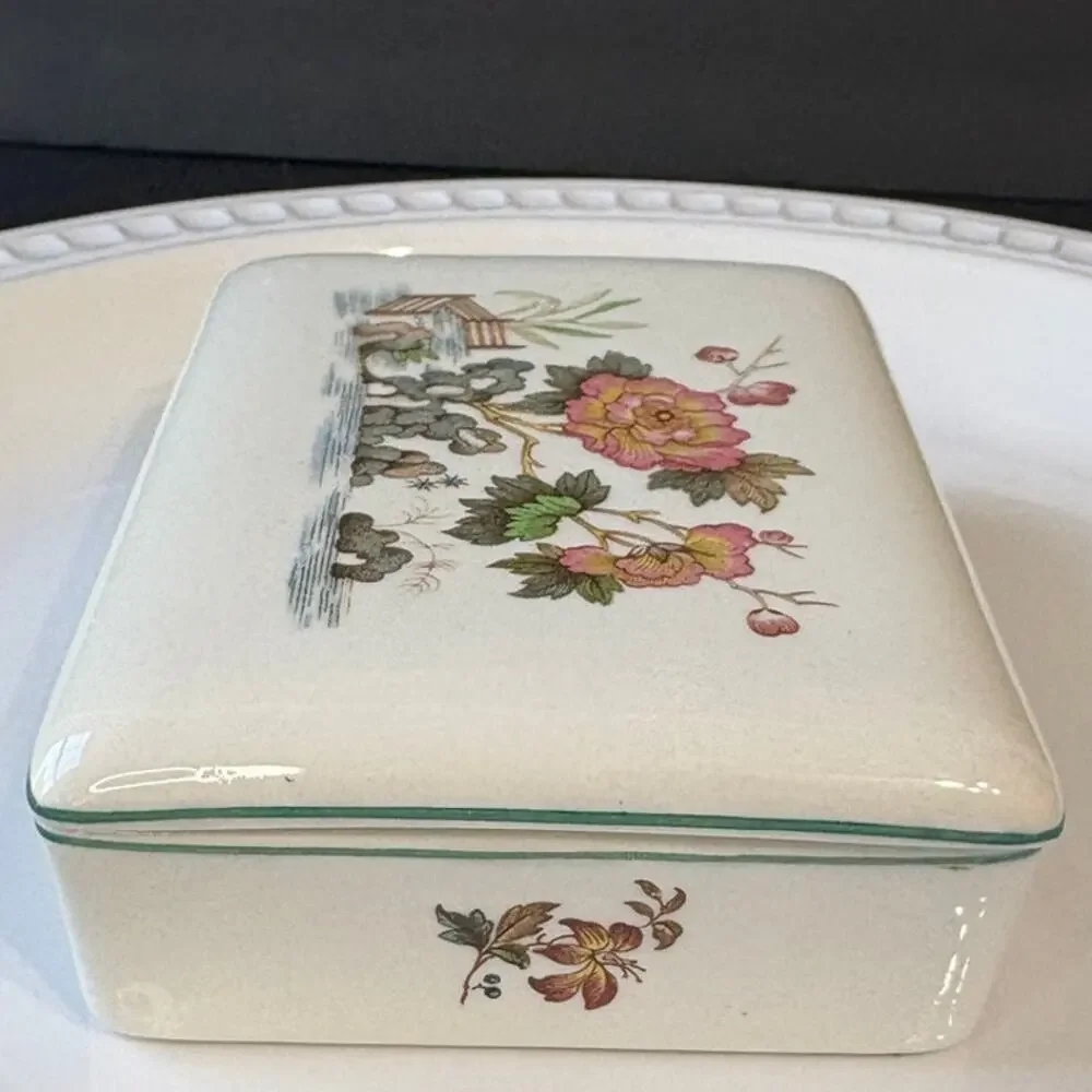 Wedgwood Eastern Flowers Trinket Box Floral Porcelain Made in England